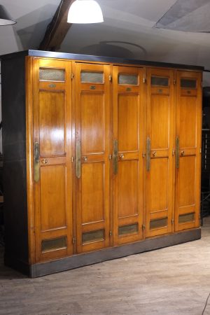 meuble de metier vestiaire ancien 1900 en chene massif