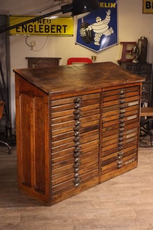 meuble de metier d'imprimeur ancien