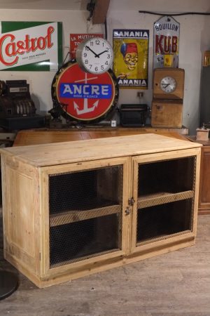 meuble de metier comptoir ilot central de magasin 9