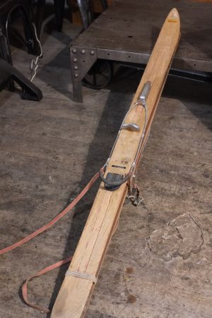 paire de ski ancien