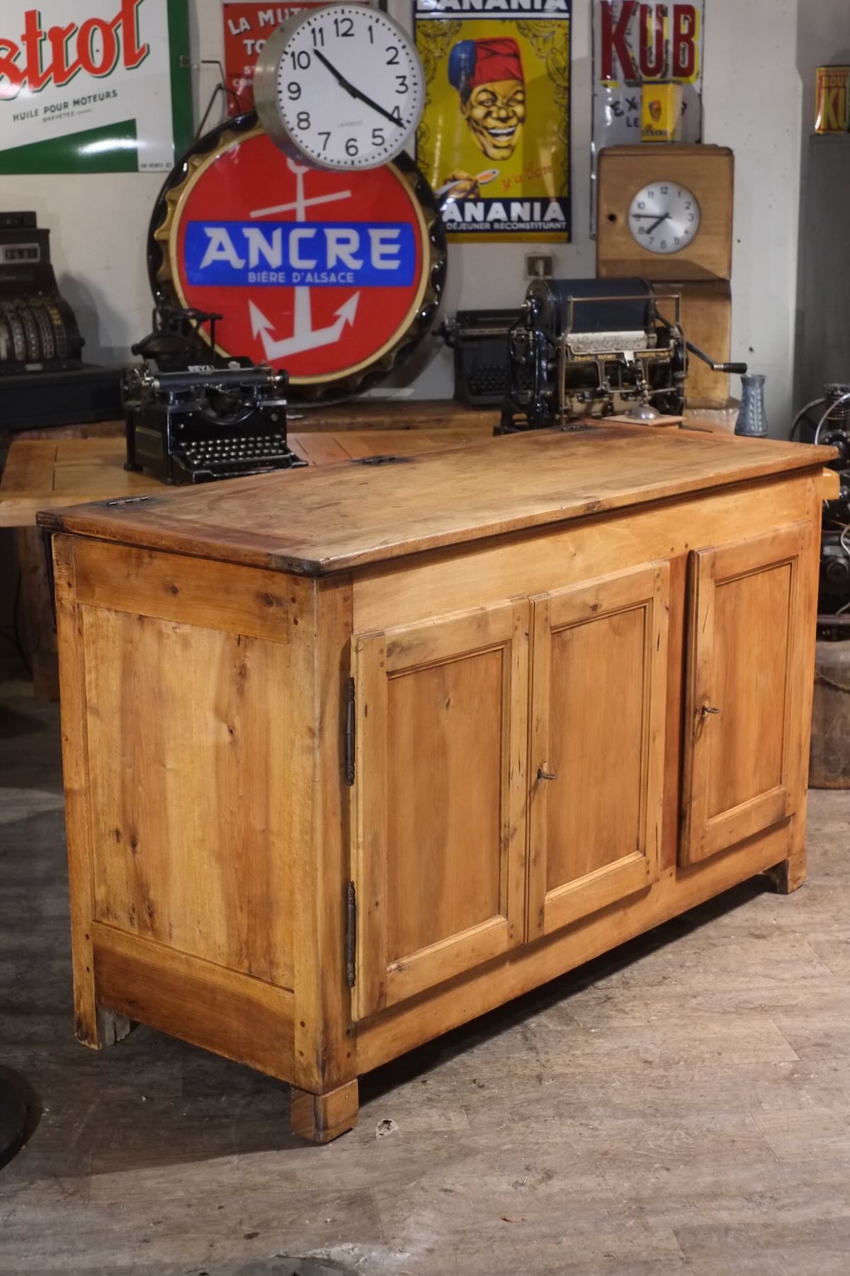 meuble enfilade maie ancienne 1 (1) meuble enfilade maie ancienne 1 (1)